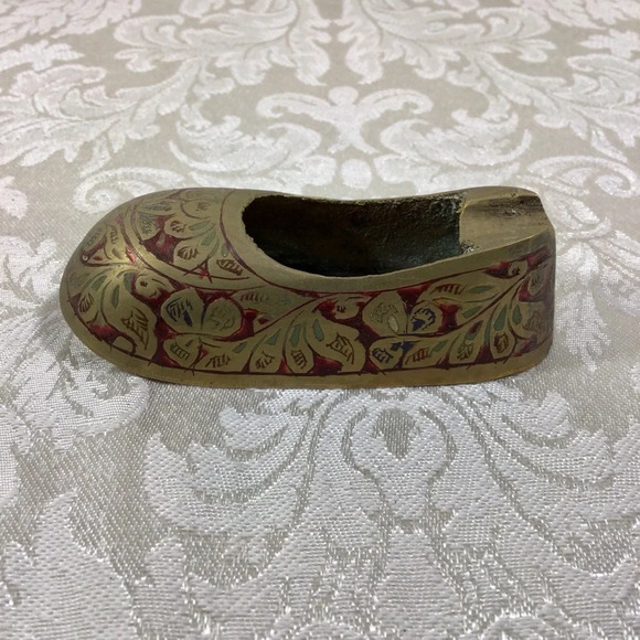 Vintage Brass Shoe Ashtray for One - Picture 2 of 11